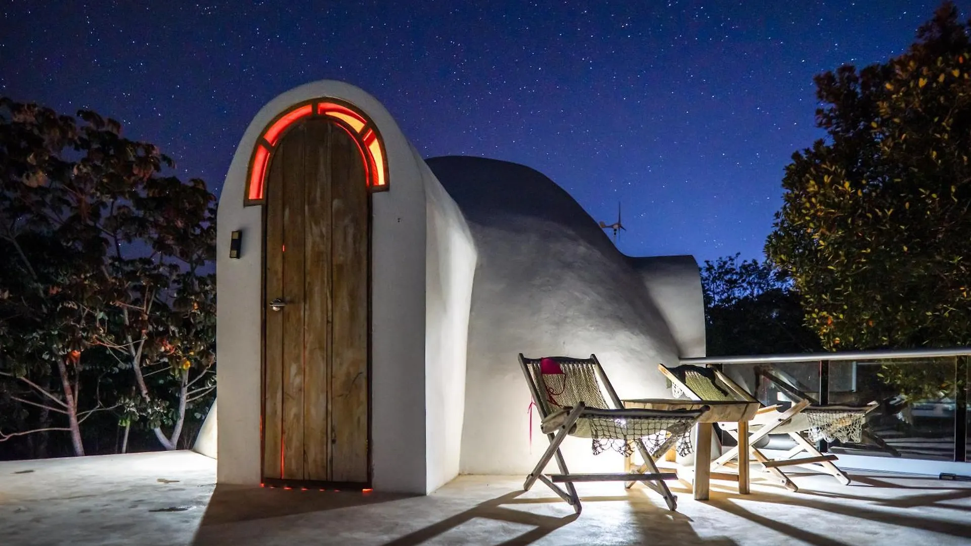 Dome @Jackfruit Jungle Paradise Chiquila Kemp